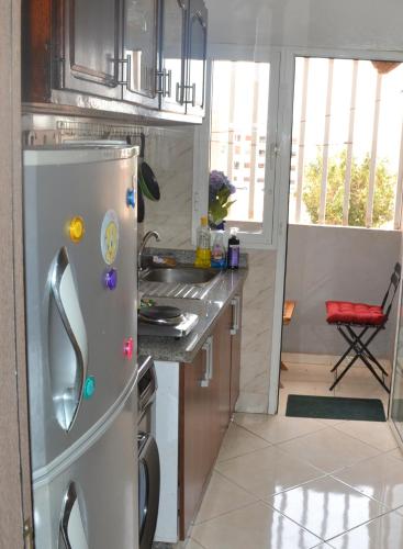 Balcony/terrace, Charming Bright Apartment with Self Check-In, Netflix, High Speed Wi-Fi & Private Parking, perfect f in Al Mohammadi
