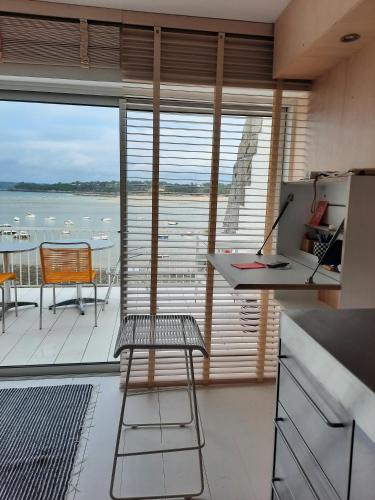 Apkārtne, Appartement pieds dans l'eau, Locquirec in Locquirec ciems