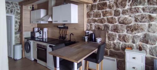 Appartement avec terrasse in Montpezat-sous-Bauzon