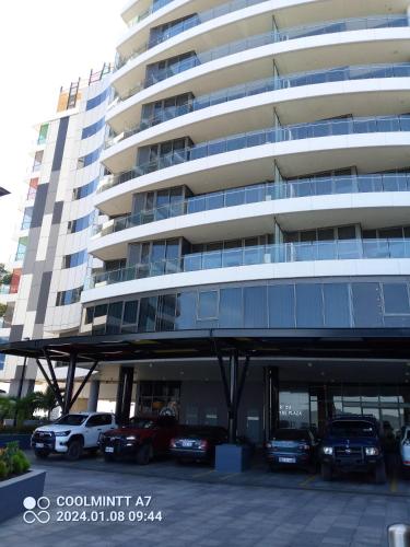 Crown Plaza Residence in พอร์ตมอร์สบี