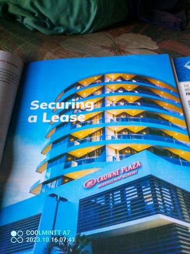 Crown Plaza Residence in พอร์ตมอร์สบี