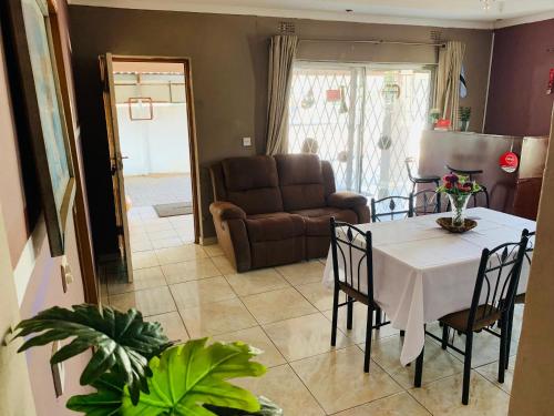 Plateau Guest House in カサネ