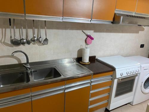 Konyha, Casa tranquilla e indipendente in Villa San Giovanni