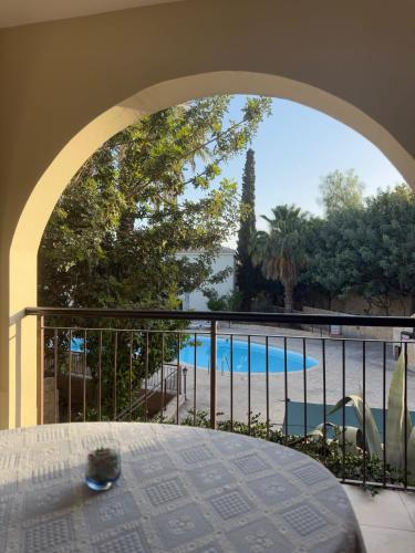 Umgebung, Tranquil Poolside apartment with stunning views in Mazotos