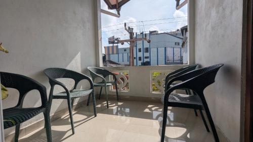 Patogumai, Gishi's Happy Stay - Galle in Galė