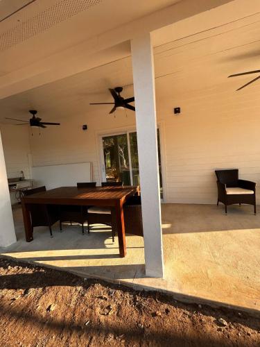 Facilities, La Villa Anaya in Governor's Harbour