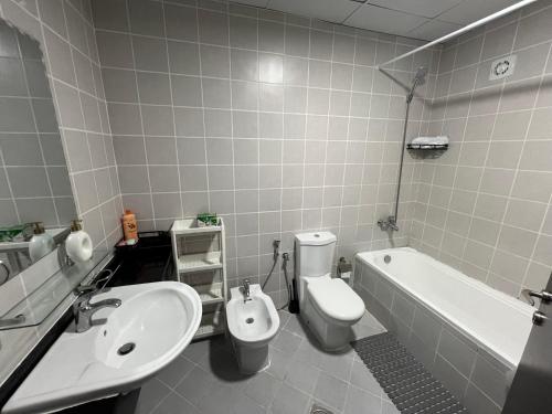 Stylish 1-Bedroom Apartment in the Heart of Dubai Marina, Dubai (foto 8)