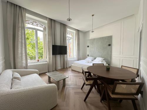 Suite Brume - Maison les Arcades au pied de la gare de Charleville-Mézières - Location saisonnière - Charleville-Mézières