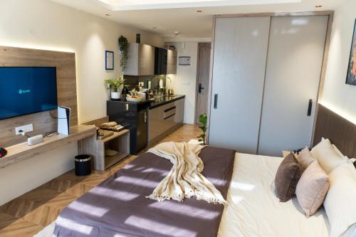 Stylish & Comfortable Studio near Expo Center Greater Noida opposite Metro, Greater Noida (foto 2)