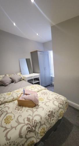 Lovely Double Bedroom, Liverpool (photo 7)