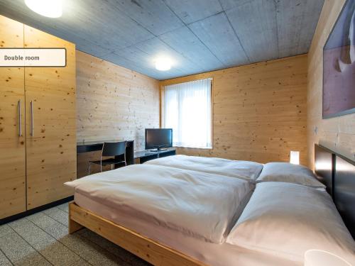 Double Room image 7