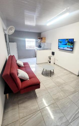 Zajednički dnevni boravak / prostorija s TV-om, Nice Appartement T2 in Saint-Laurent-du-Maroni
