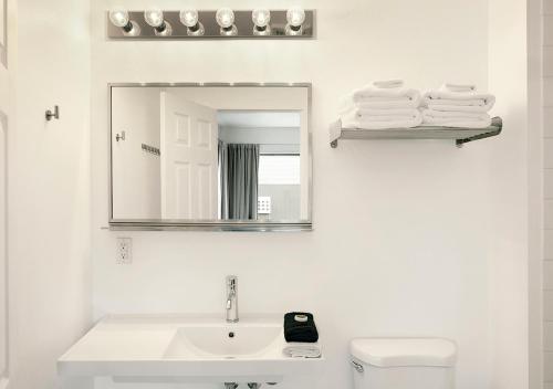 Anchorage Downtown Guest Rooms - main image