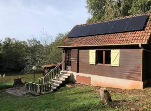 Chalet autonome avec étang pleine nature (Chalet autonome avec etang pleine nature) in Cravanche