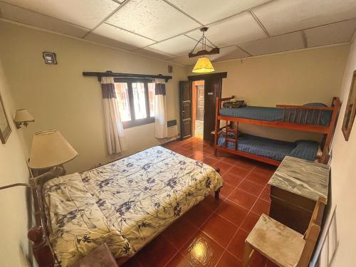 1 double bed, 1 bunk bed