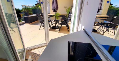 Pool and Jacuzzi Luxury Apartments in เบรกี