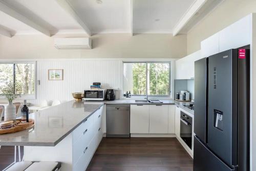 Farm Retreat with Ocean Views, Fireplace & Bath in Willow Vale