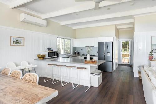 Farm Retreat with Ocean Views, Fireplace & Bath in Willow Vale