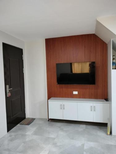 Facilities, 2 BED, 2 BATH, GATED & Free PARKING CLOSE TO DOWNTOWN in Matina Pangi