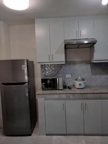Kitchen, 2 BED, 2 BATH, GATED & Free PARKING CLOSE TO DOWNTOWN in Matina Pangi