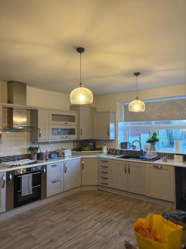 Thomas Bennett guest in Smithybridge