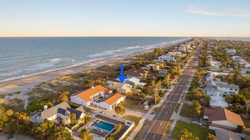 Casa Solana Resort Oceanfront Luxury 3 Master Suites & Backyard Oasis in Cocoa Beach, USA