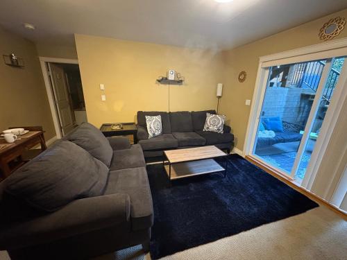 Lower suite in family friendly townhome, Victoria (Foto 4)