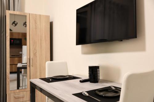 Luxe Living Suites - Kompleksi Kontakt Magnet, Tirana (Foto 10)