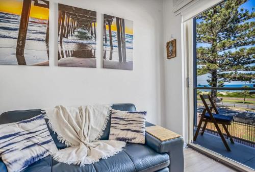 Beachfront self contained upstairs apartment in Semaphore
