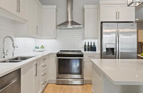 Luxury townhome in lake country in Lake Country