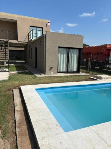 Peldbaseins, Complejo Giraluna in Almafuerte