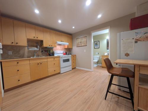 Fresh Studio Apartment in Central Rossland in Rossland