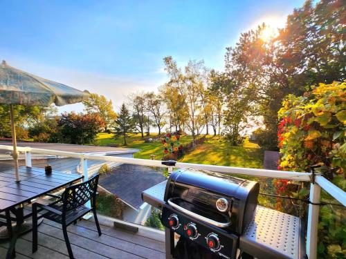 Waterfront Comfy Guesthouse, PEC in Gardenville (ON)