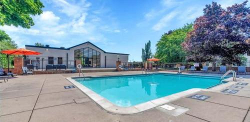 Relax & Unwind in Rochester Cozy Vacation Spot in 羅切斯特山