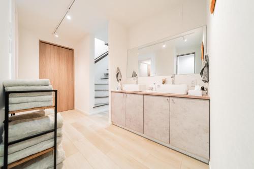 Momo-stay Oshiage 3BR 2BA with kitchen and living room 7min to skytree subway, Tokio (Foto 7)
