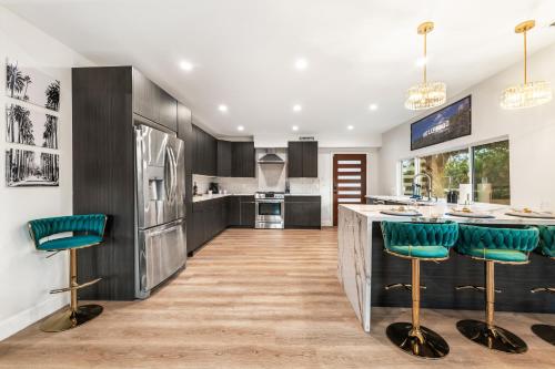 Family Friendly Hollywood Entertainer's Paradise 3BD-3BA, Los Angeles (fotografie 9)