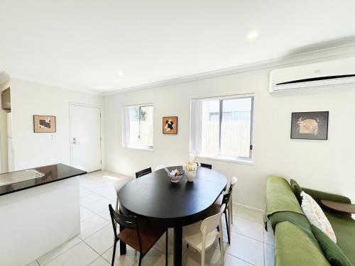 4b2b Coomera Comfort Lodge Near Theme Park & Westfield in Coomera