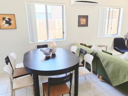 4b2b Coomera Comfort Lodge Near Theme Park & Westfield in Coomera