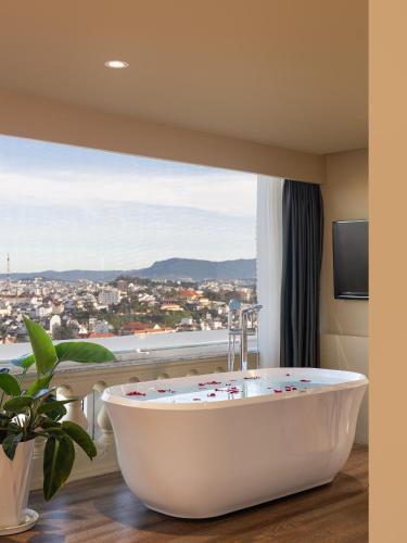 New Life Hotel Dalat in Dalat