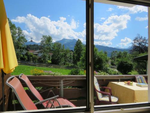 Apartment with Mountain View