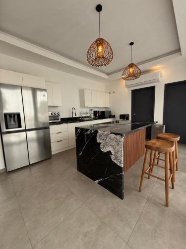 Oceanfront - Villa Catalina - Beach House in Tornabe