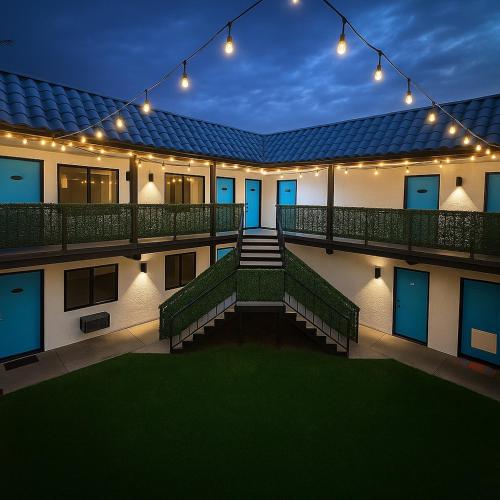 Casa Playa Inn & Suites Stanton Anaheim Area in Stanton, USA