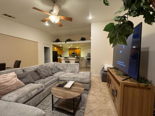 Desert Escape 4BR and 3BA Minutes to Joshua Tree in Twentynine Palms
