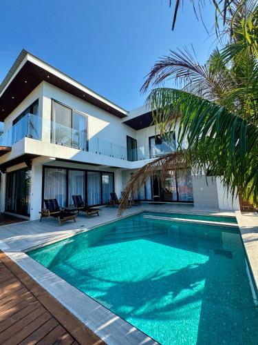 Oceanfront - Villa Catalina - Beach House in Tornabe