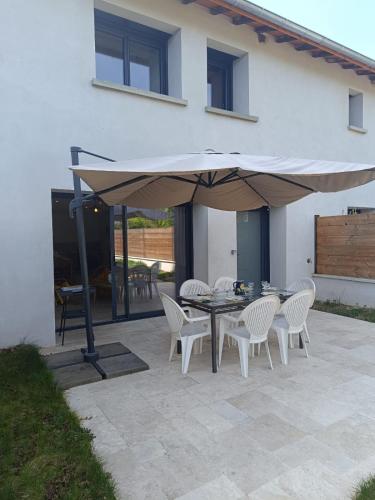 La maison du Sophora grande maison 3 chambres in 聖迪迪埃德福爾芒