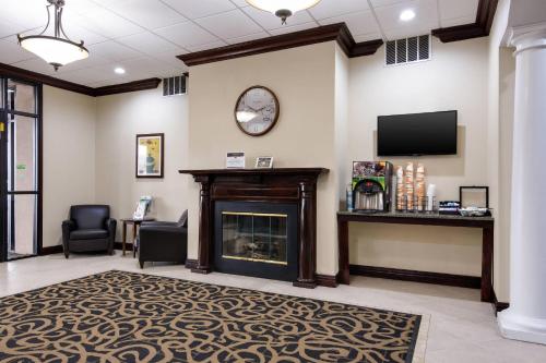 Quality Inn Oneonta Cooperstown Area - image 13
