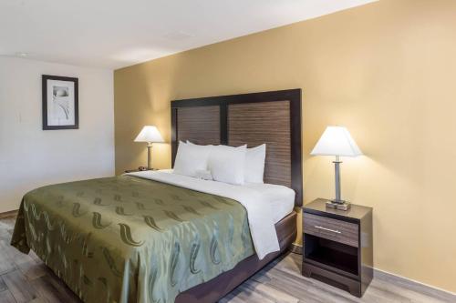 Quality Inn Escondido Downtown - image 9