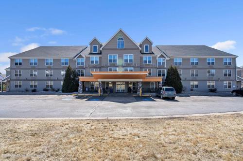 . Sleep Inn & Suites near Spirit Mountain
