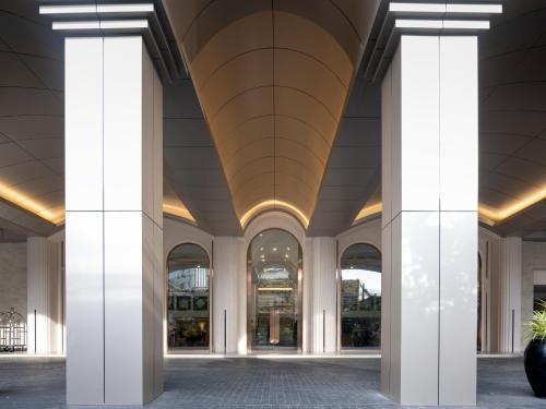 ล็อบบี้, เรมแบรนดท์ เรสซิเดนซ์ แบงค็อก (Rembrandt Residences Bangkok) near สถานีรถไฟฟ้าใต้ดินศูนย์การประชุมแห่งชาติสิริกิติ์