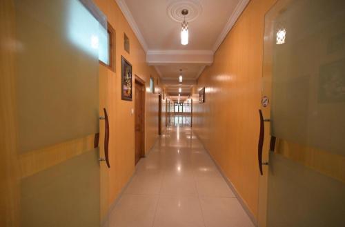 Bejárat, HOTEL SANJEEVNY in Bajaura